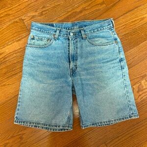 Vintage Levi’s baggy jean shorts 32